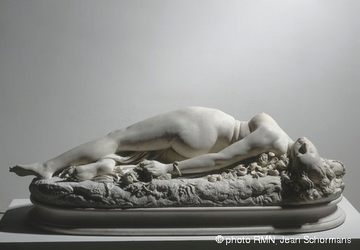 Auguste Clesinger, Donna morsa da un serpente, 1847. Esposta al salon del 1847